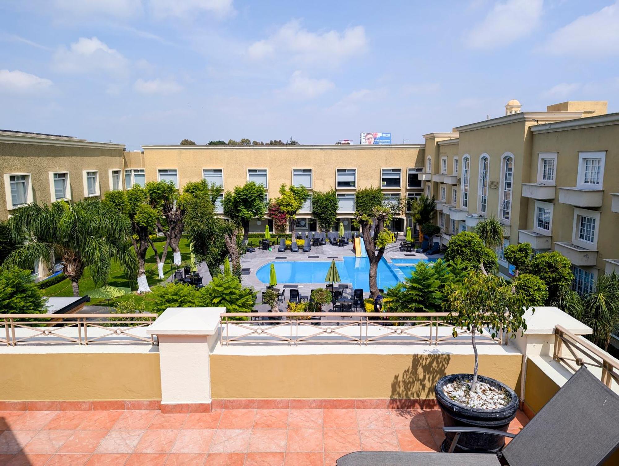 Plaza Camelinas Hotel Querétaro Exterior foto