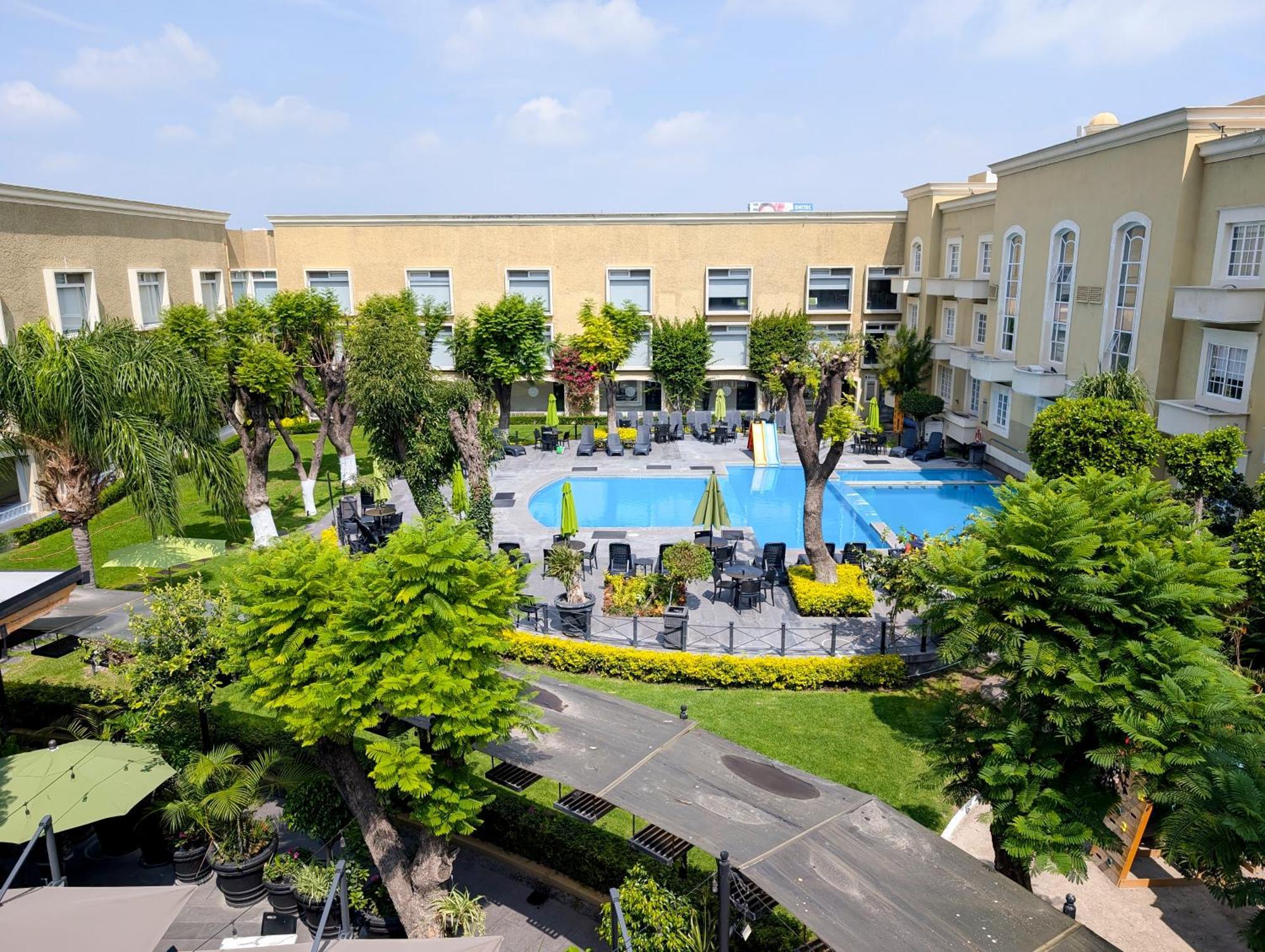 Plaza Camelinas Hotel Querétaro Exterior foto